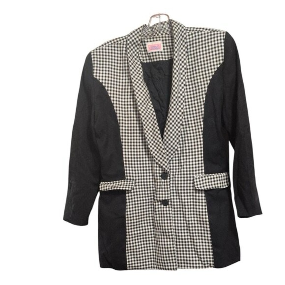 Caviar Jacket in a Black White Double Button Up Lined Houndstooth with Pockets